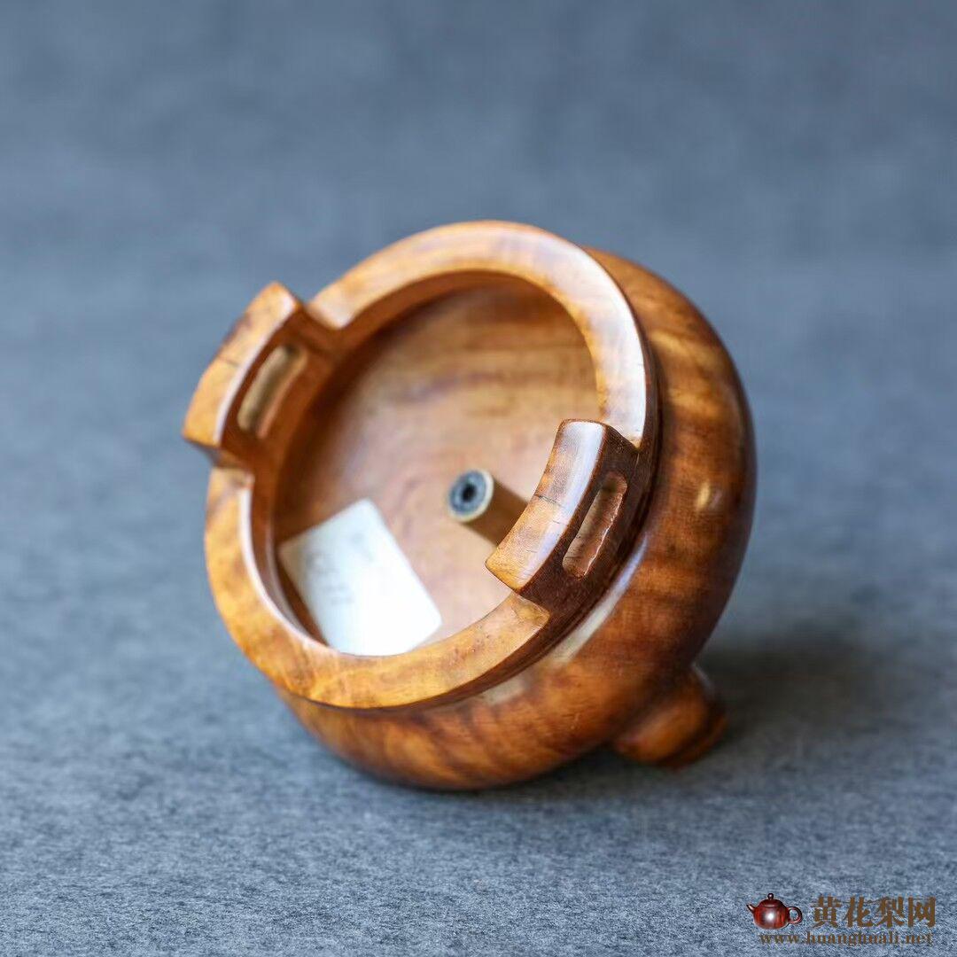 海南黄花梨三足鼎立香炉